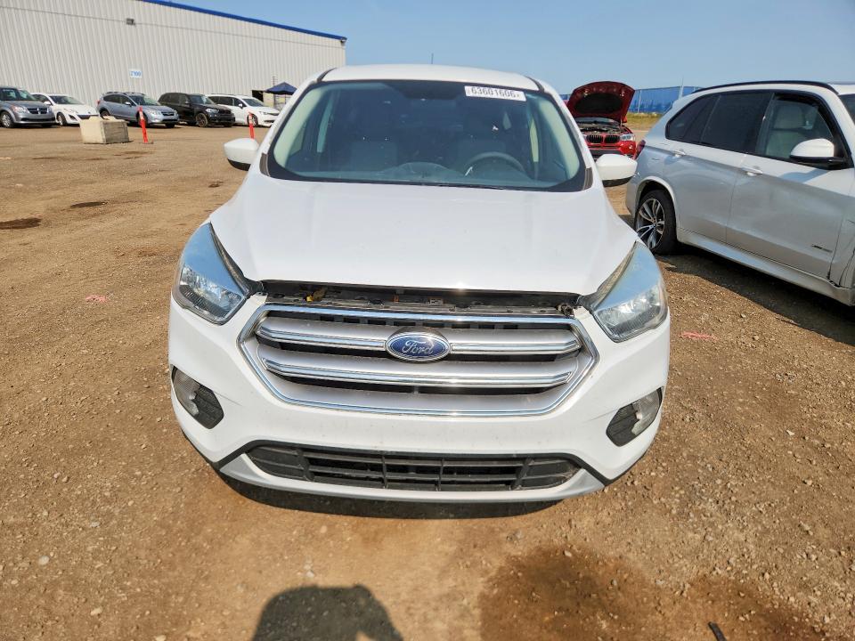 63601606 :رقم المزاد ، 1FMCU9GD7HUD22164 vin ، 2017 Ford Escape مزاد بيع