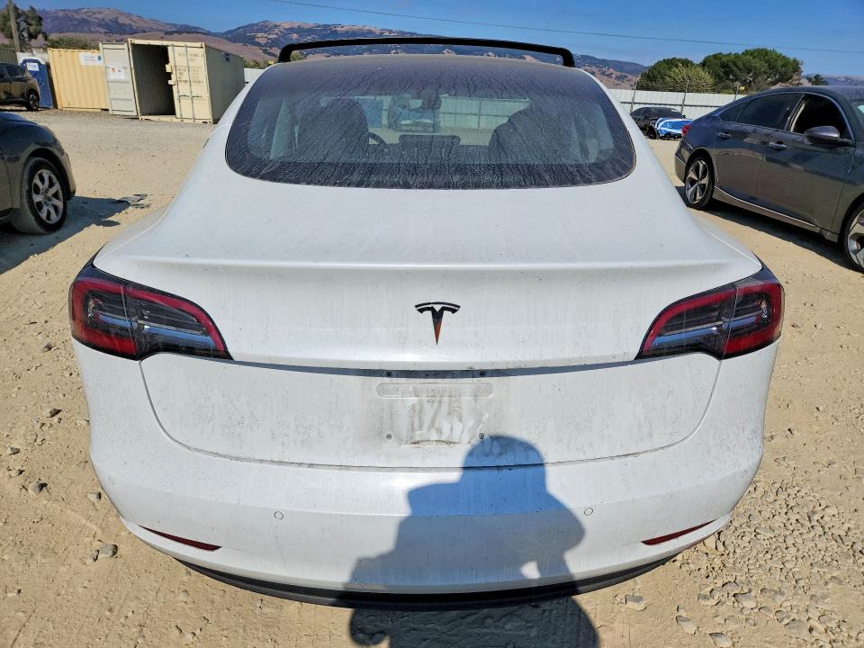 Продажа на аукционе авто 2018 Tesla Model 3, vin: 5YJ3E1EA0JF031256, номер лота: 65387636