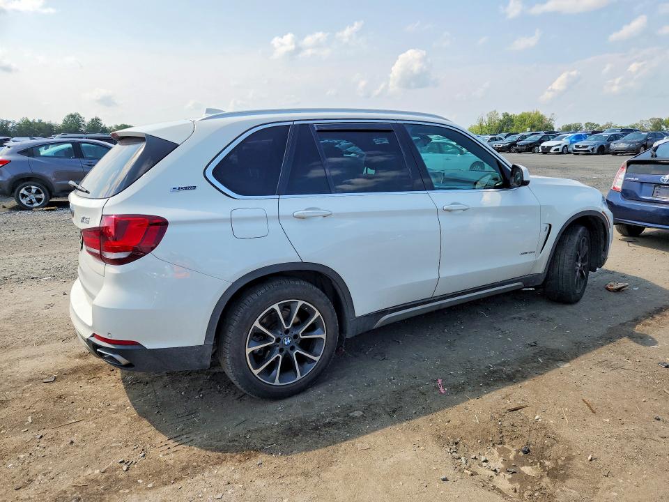 64009606 :رقم المزاد ، 5UXKT0C56J0W01100 vin ، 2018 Bmw X5 مزاد بيع