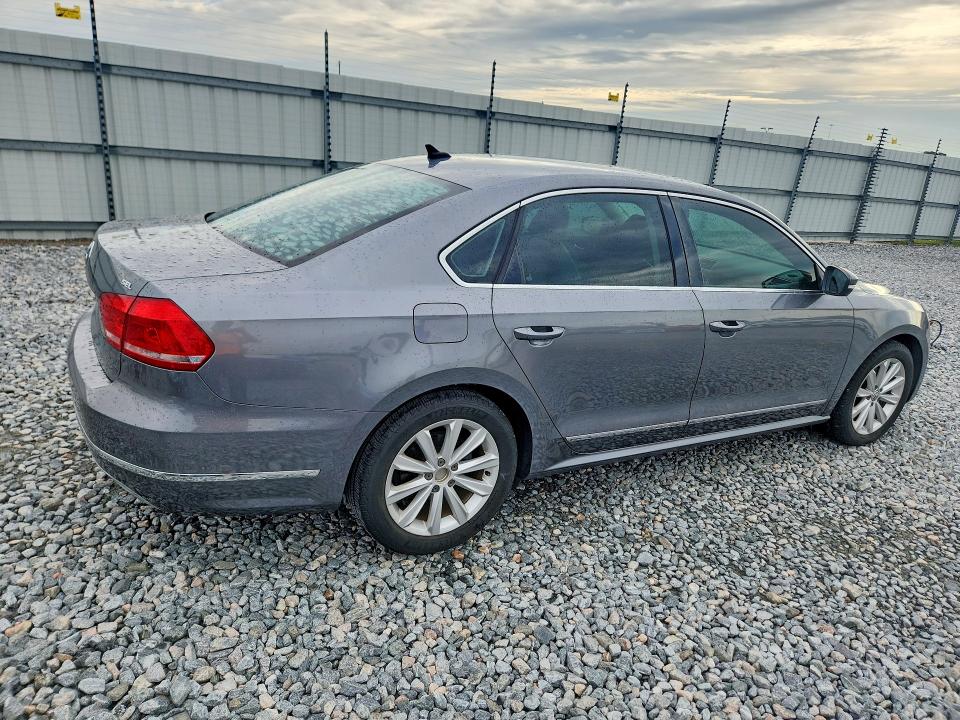 64082306 :رقم المزاد ، 1VWCH7A31DC021237 vin ، 2013 Volkswagen Passat مزاد بيع