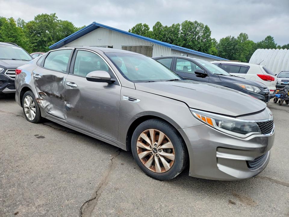 Продаж на аукціоні авто 2017 Kia Optima, vin: 5XXGT4L36HG147047, номер лоту: 64738966