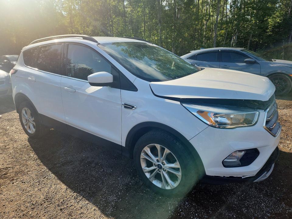 Продажа на аукционе авто 2017 Ford Escape, vin: 1FMCU0GD9HUC82648, номер лота: 65335536