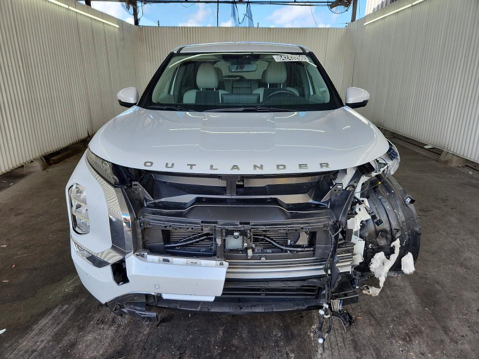 64243256 :رقم المزاد ، JA4J3VA85SZ025515 vin ، 2025 Mitsubishi Outlander مزاد بيع