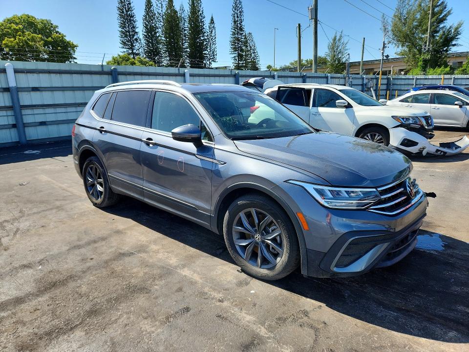 2022 Volkswagen Tiguan მანქანა იყიდება აუქციონზე, vin: 3VV3B7AX7NM075974, აუქციონის ნომერი: 65357106