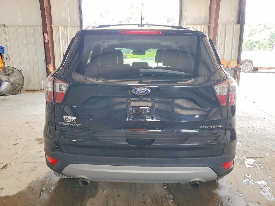 2017 Ford Escape მანქანა იყიდება აუქციონზე, vin: 1FMCU9J92HUE61705, აუქციონის ნომერი: 63694886