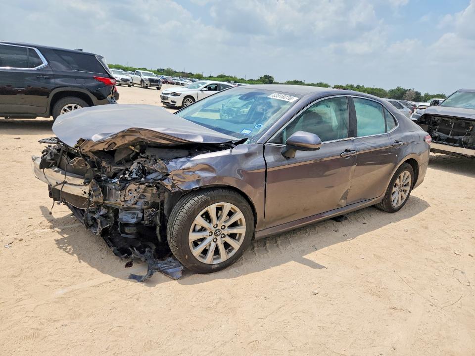 2019 Toyota Camry მანქანა იყიდება აუქციონზე, vin: 4T1B11HK4KU840727, აუქციონის ნომერი: 63818276