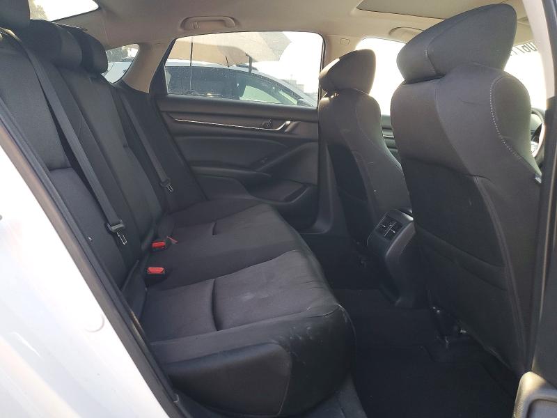 64067116 :رقم المزاد ، 1HGCV1F42JA055321 vin ، 2018 Honda Accord مزاد بيع