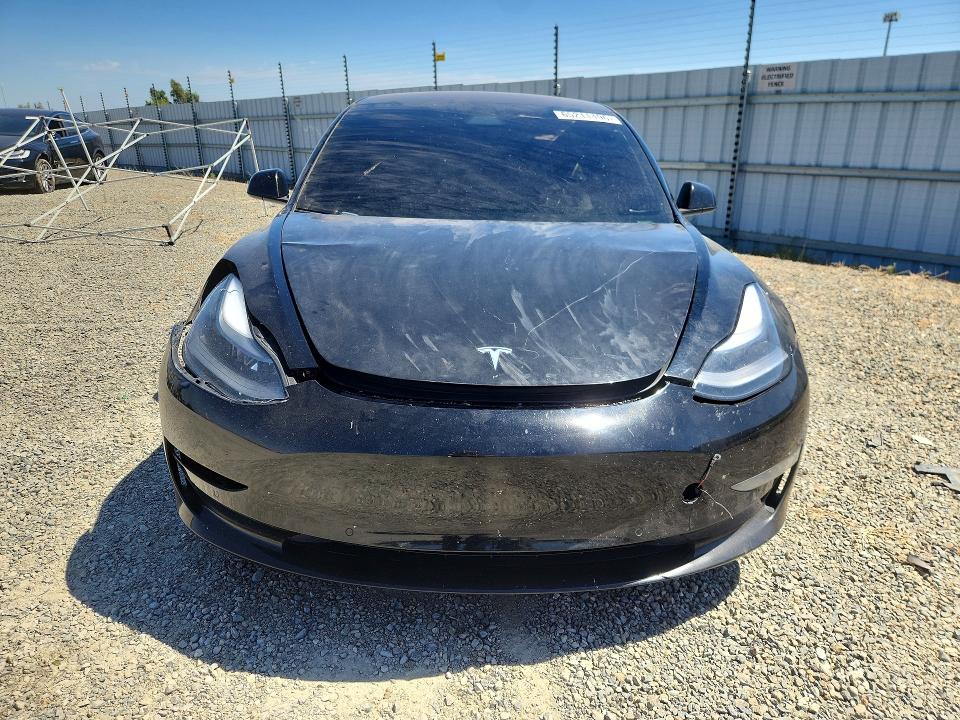 65211496 :رقم المزاد ، 5YJ3E1EB4JF170623 vin ، 2018 Tesla Model 3 مزاد بيع