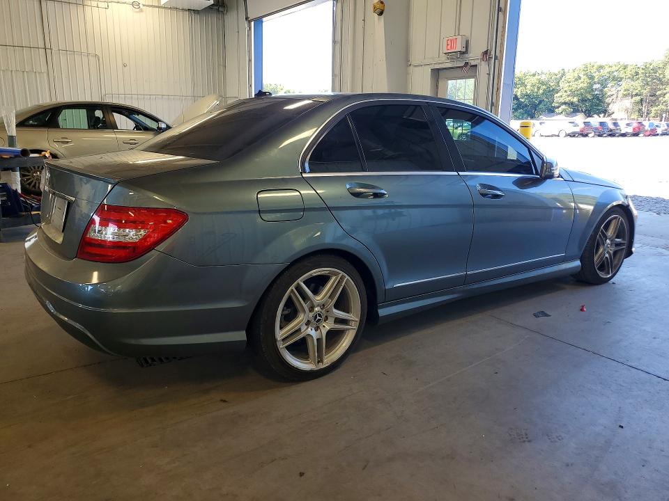 Продаж на аукціоні авто 2012 Mercedes-benz C, vin: WDDGF4HB1CA649532, номер лоту: 66762656