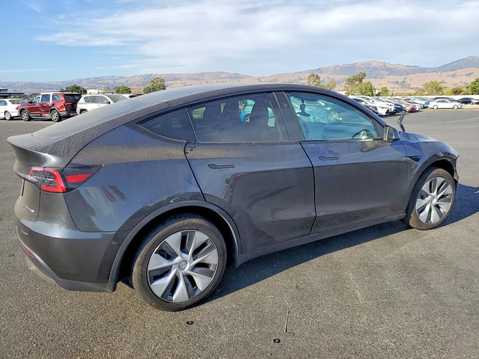 Продажа на аукционе авто 2024 Tesla Model Y, vin: 7SAYGDEE3RF031884, номер лота: 64664536