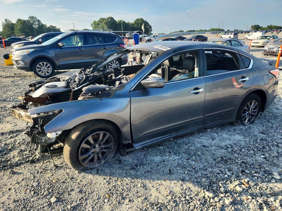 2015 Nissan Altima მანქანა იყიდება აუქციონზე, vin: 1N4AL3AP9FC578183, აუქციონის ნომერი: 64990256
