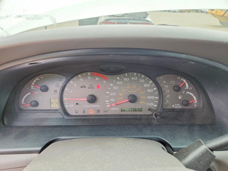 Продаж на аукціоні авто 2001 Toyota Sequoia, vin: 5TDBT48A11S052174, номер лоту: 63832356