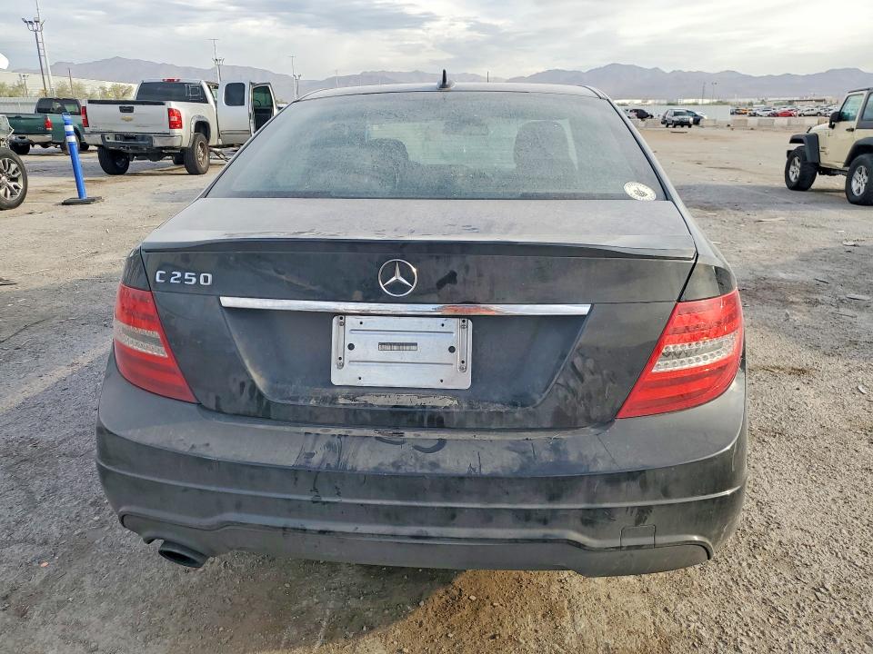 2014 Mercedes-benz C მანქანა იყიდება აუქციონზე, vin: WDDGF4HB9EG251713, აუქციონის ნომერი: 66959096