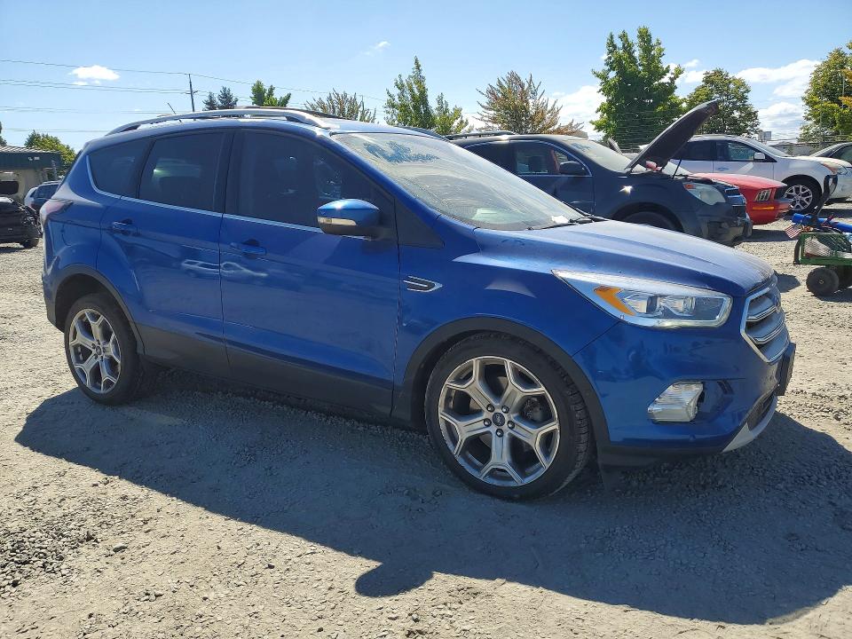 2017 Ford Escape მანქანა იყიდება აუქციონზე, vin: 1FMCU9J9XHUC51899, აუქციონის ნომერი: 64294506