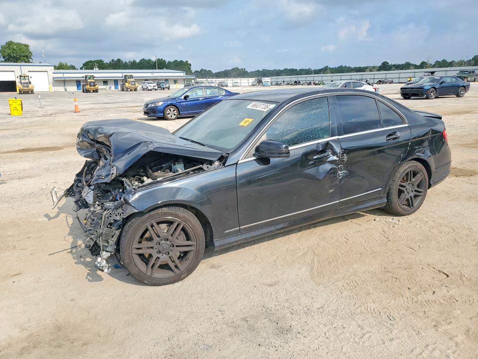 66637736 :رقم المزاد ، WDDGF5GB0AR112673 vin ، 2010 Mercedes-benz C مزاد بيع