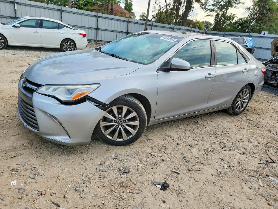 66693246 :رقم المزاد ، 4T1BK1FK8GU030752 vin ، 2016 Toyota Camry مزاد بيع