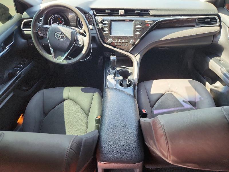 64136416 :رقم المزاد ، 4T1B11HK0JU530380 vin ، 2018 Toyota Camry L/le/xle/se مزاد بيع
