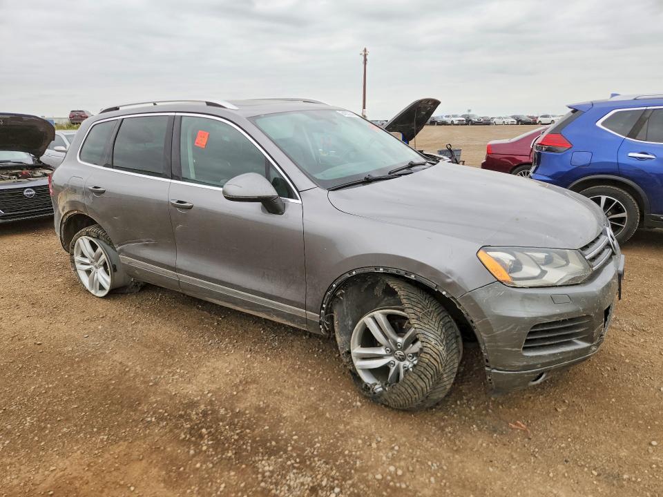 2013 Volkswagen Touareg მანქანა იყიდება აუქციონზე, vin: WVGDP9BP6DD012157, აუქციონის ნომერი: 64223346