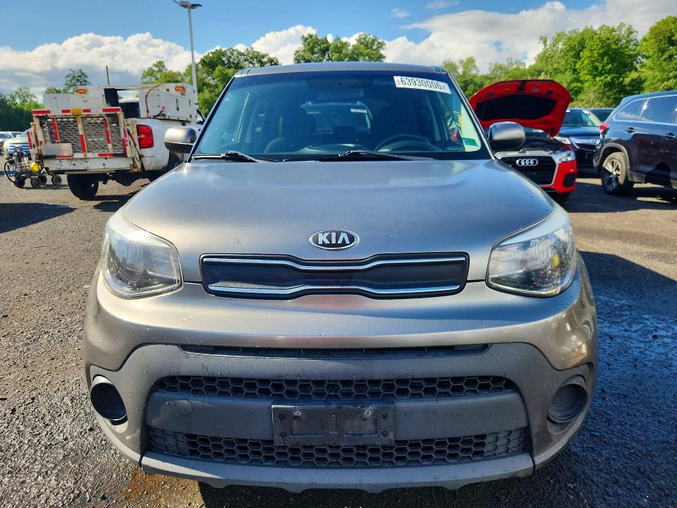 63930006 :رقم المزاد ، KNDJN2A22J7592110 vin ، 2018 Kia Soul مزاد بيع