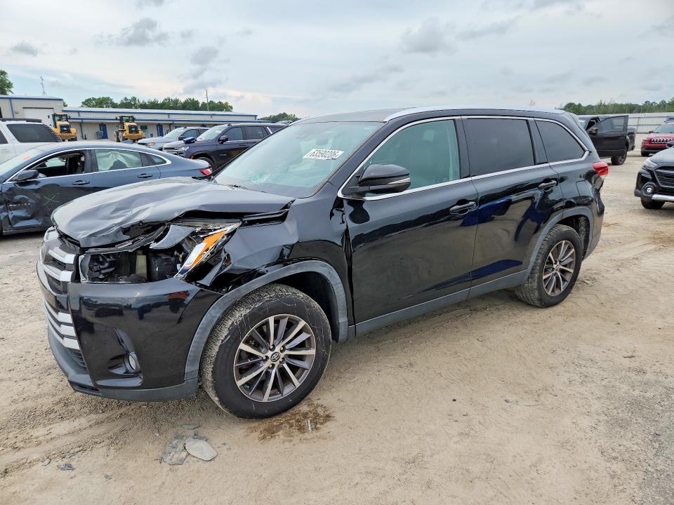 63590206 :رقم المزاد ، 5TDKZRFH1KS561811 vin ، 2019 Toyota Highlander مزاد بيع