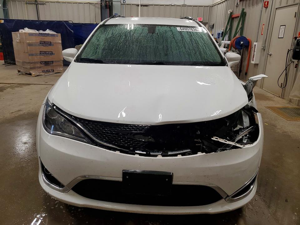 2018 Chrysler Pacifica მანქანა იყიდება აუქციონზე, vin: 2C4RC1FG1JR183120, აუქციონის ნომერი: 64957636