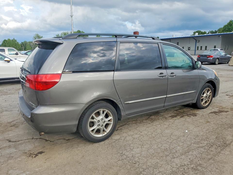 2004 Toyota Sienna მანქანა იყიდება აუქციონზე, vin: 5TDZA22C94S121040, აუქციონის ნომერი: 64276476