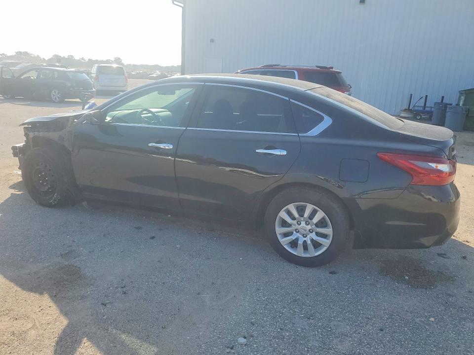 Продажа на аукционе авто 2018 Nissan Altima, vin: 1N4AL3AP8JC166572, номер лота: 63507116