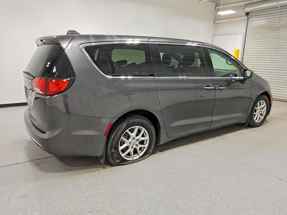 Продажа на аукционе авто 2017 Chrysler Pacifica, vin: 2C4RC1BG5HR846737, номер лота: 64980136
