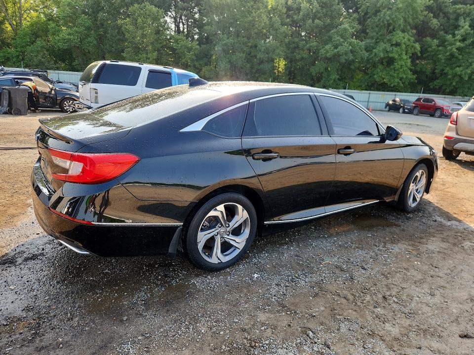 64019626 :رقم المزاد ، 1HGCV1F50JA162750 vin ، 2018 Honda Accord مزاد بيع