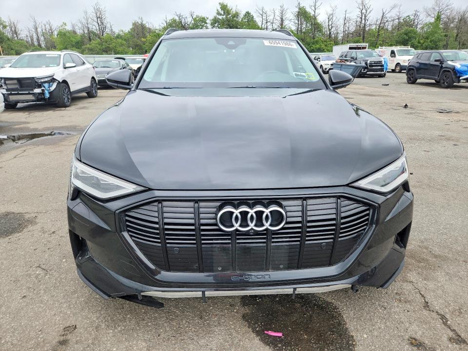Продажа на аукционе авто 2021 Audi E-tron, vin: WA1LAAGE7MB001541, номер лота: 65941986