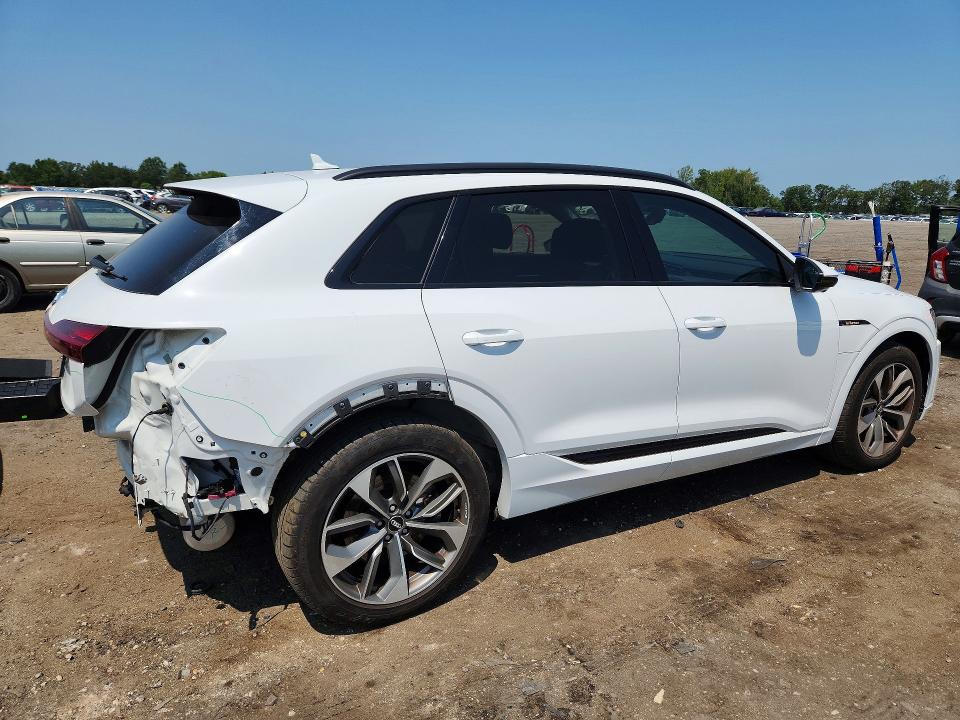 Aukcja sprzedaży 2021 Audi E-tron, vin: WA1LAAGE2MB004976, numer aukcji: 64904676
