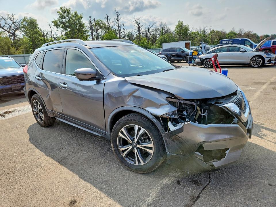 64572046 :رقم المزاد ، JN8AT2MV4LW136103 vin ، 2020 Nissan Rogue مزاد بيع