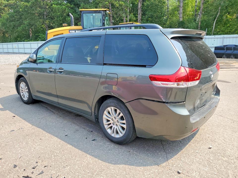 2014 Toyota Sienna მანქანა იყიდება აუქციონზე, vin: 5TDYK3DC9ES524254, აუქციონის ნომერი: 64396306