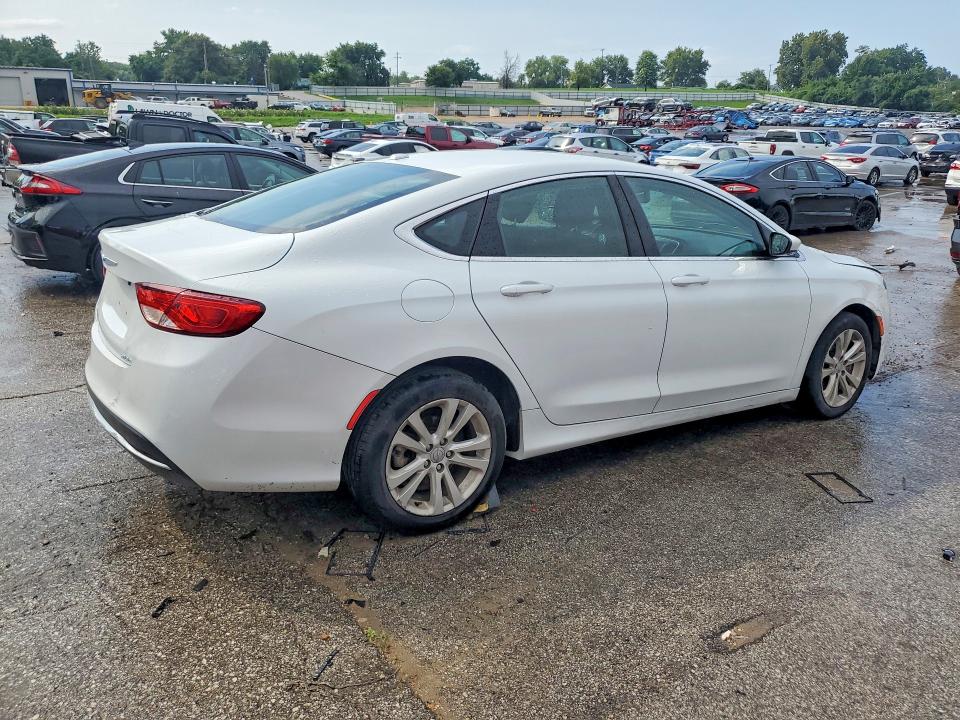 63610046 :رقم المزاد ، 1C3CCCAB2FN712466 vin ، 2015 Chrysler 200 مزاد بيع