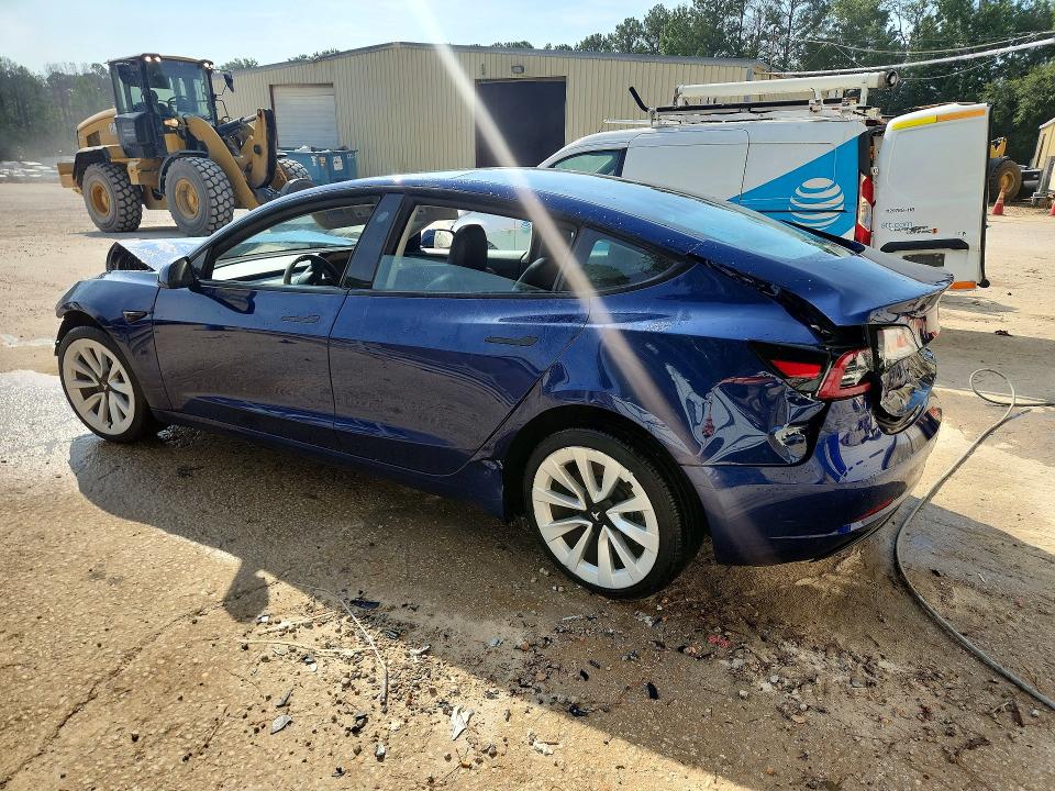 64394226 :رقم المزاد ، 5YJ3E1EA7NF372630 vin ، 2022 Tesla Model 3 مزاد بيع