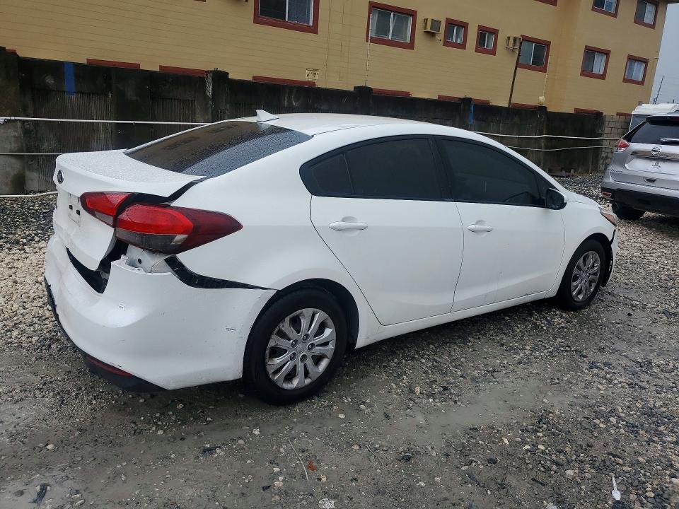 2017 Kia Forte მანქანა იყიდება აუქციონზე, vin: 3KPFK4A75HE143164, აუქციონის ნომერი: 63707766