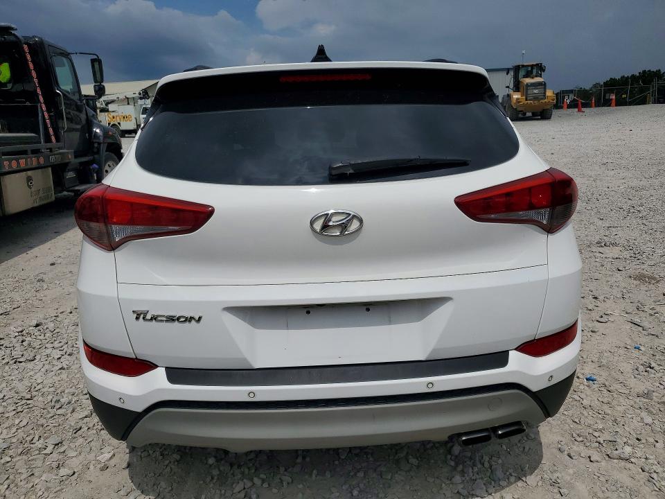 63948786 :رقم المزاد ، KM8J33A28JU783717 vin ، 2018 Hyundai Tucson مزاد بيع