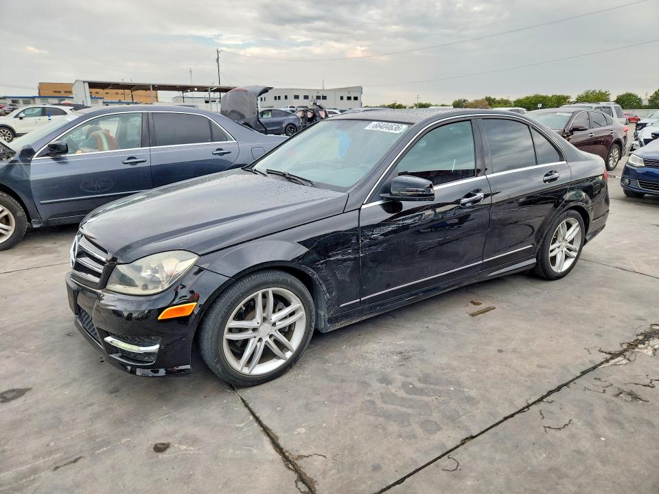 Продажа на аукционе авто 2014 Mercedes-benz C, vin: WDDGF4HB7EA927983, номер лота: 66404636