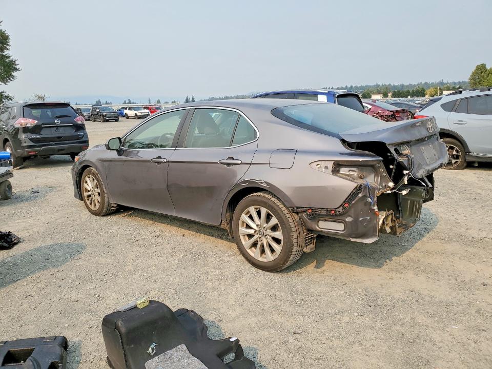 60954976 :رقم المزاد ، 4T1B11HK0JU049660 vin ، 2018 Toyota Camry مزاد بيع