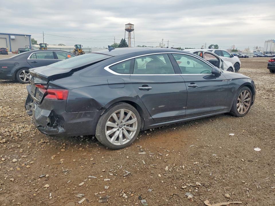 63726916 :رقم المزاد ، WAUBNCF50JA103846 vin ، 2018 Audi A5 مزاد بيع