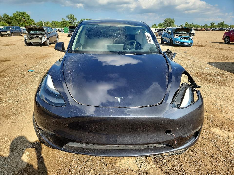 2024 Tesla Model Y მანქანა იყიდება აუქციონზე, vin: 7SAYGDEE3RA249675, აუქციონის ნომერი: 63679376
