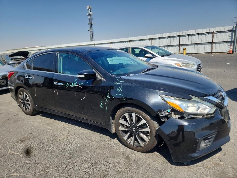 Продажа на аукционе авто 2018 Nissan Altima, vin: 1N4AL3AP0JC221581, номер лота: 64238456