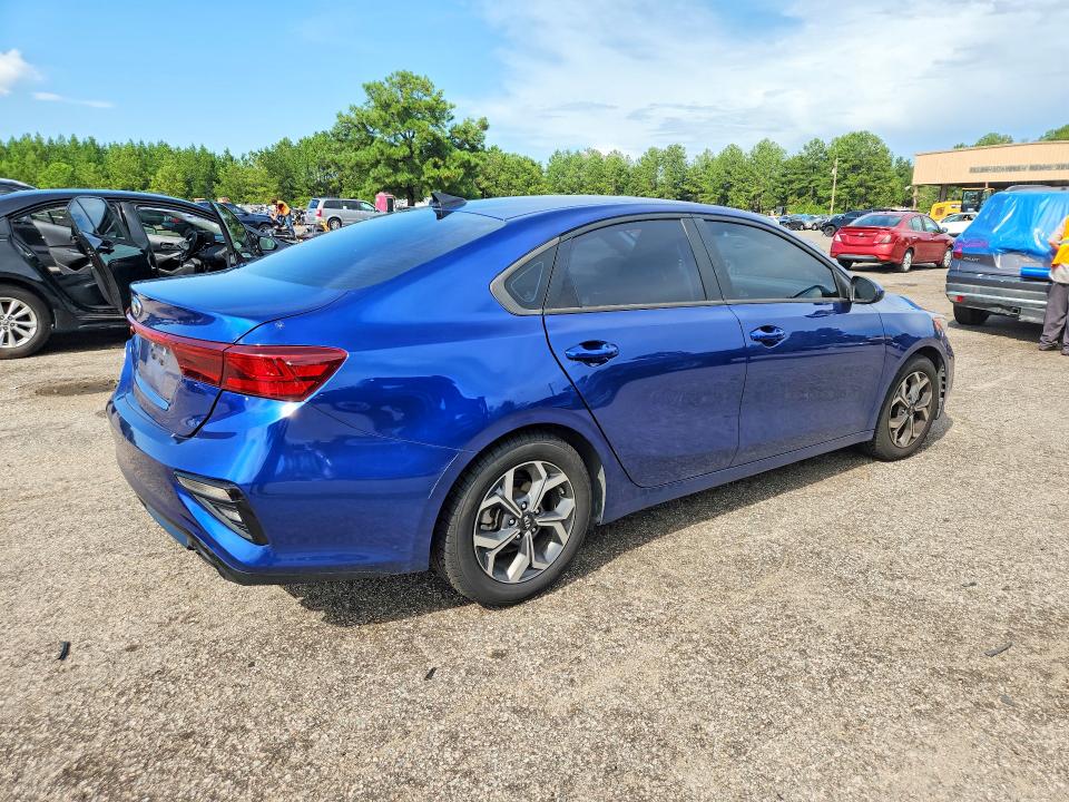 2020 Kia Forte მანქანა იყიდება აუქციონზე, vin: 3KPF24AD1LE213421, აუქციონის ნომერი: 64527746