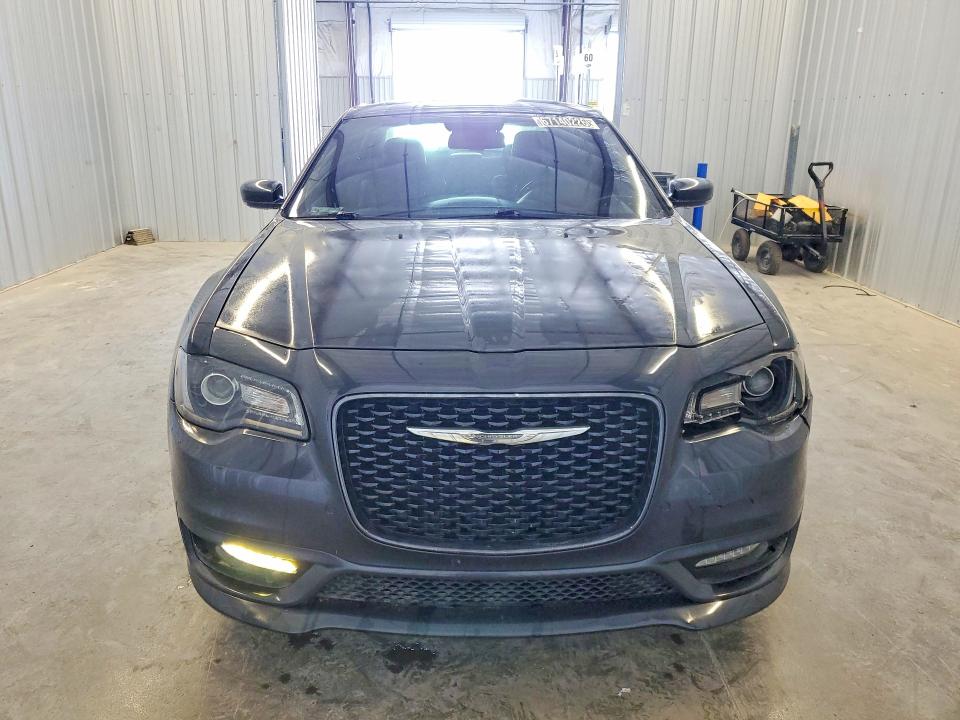 Продажа на аукционе авто 2018 Chrysler 300, vin: 2C3CCABG8JH269546, номер лота: 67140226