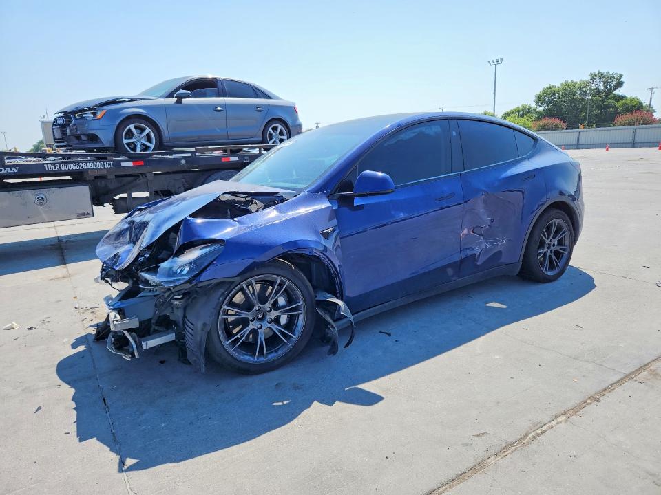 61340736 :رقم المزاد ، 7SAYGDEE6SA360940 vin ، 2025 Tesla Model Y مزاد بيع