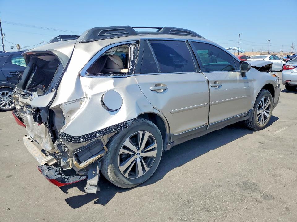 63919216 :رقم المزاد ، 4S4BSENC2J3218312 vin ، 2018 Subaru Outback مزاد بيع