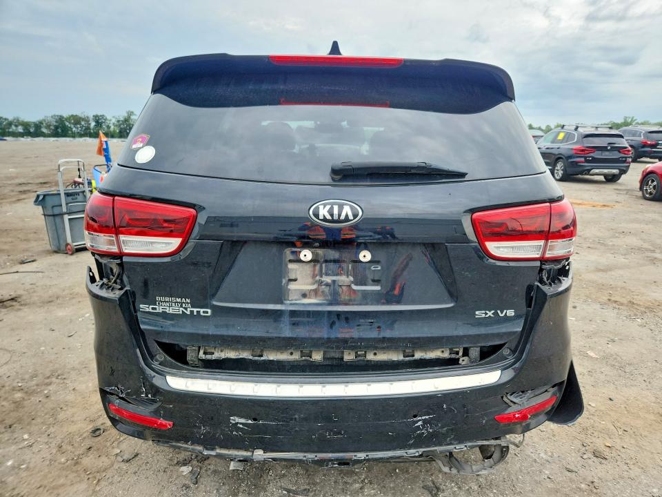 64514776 :رقم المزاد ، 5XYPKDA50JG416989 vin ، 2018 Kia Sorento مزاد بيع