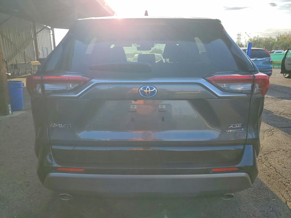 64015866 :رقم المزاد ، JTME6RFV2NJ014642 vin ، 2022 Toyota Rav4 مزاد بيع