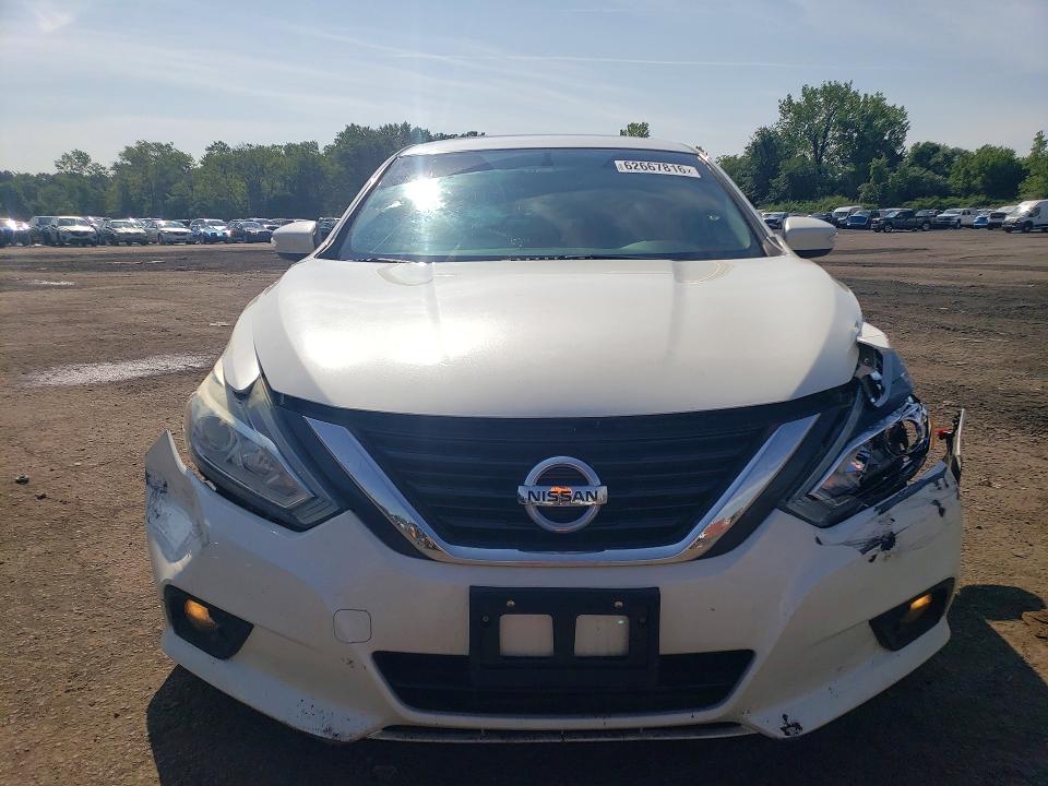 Продажа на аукционе авто 2017 Nissan Altima, vin: 1N4AL3AP3HC169292, номер лота: 62667816