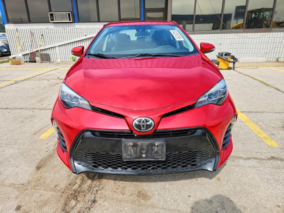 64224296 :رقم المزاد ، 2T1BURHE9HC750516 vin ، 2017 Toyota Corolla مزاد بيع